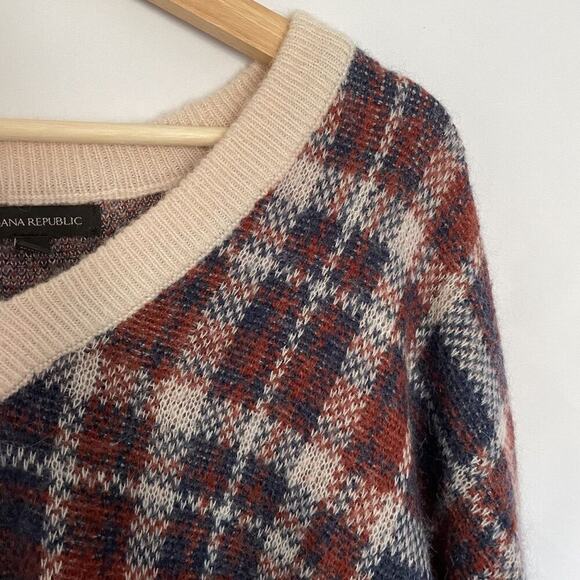 Banana Republic Plaid V-Neck Sweater S Wool Blend Red & Beige women's fall - Picture 2 of 7